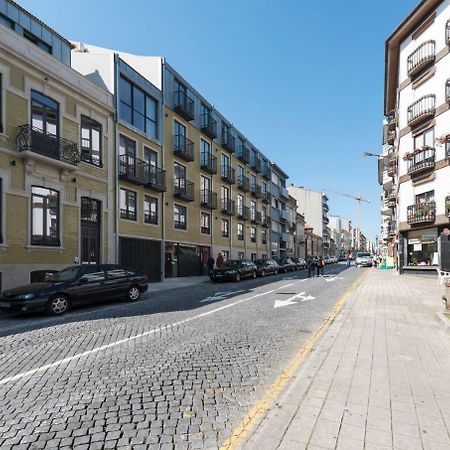 Lovelystay - Downtown Balcony Apartment With Free Parking Porto Buitenkant foto