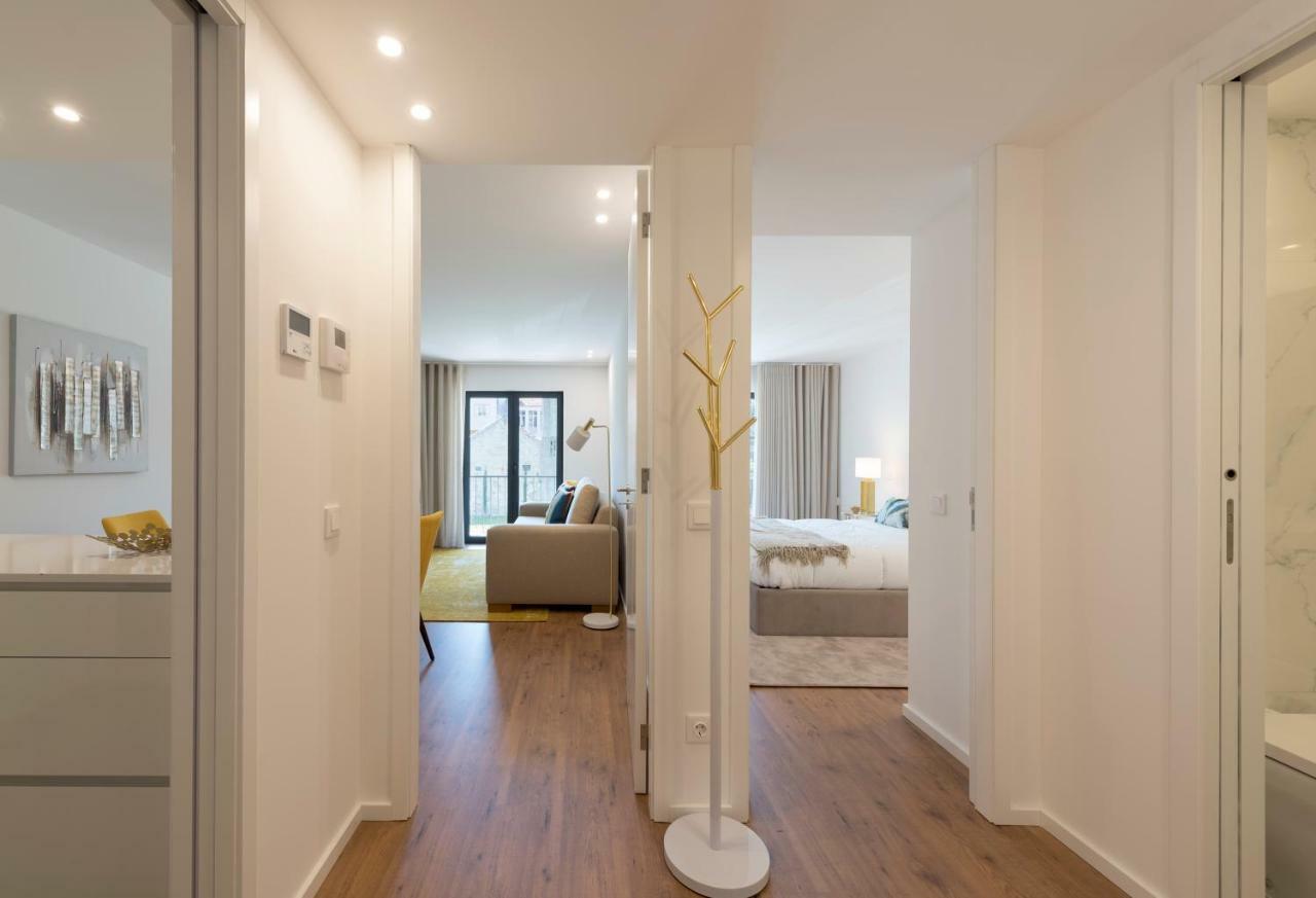 Lovelystay - Downtown Balcony Apartment With Free Parking Porto Buitenkant foto