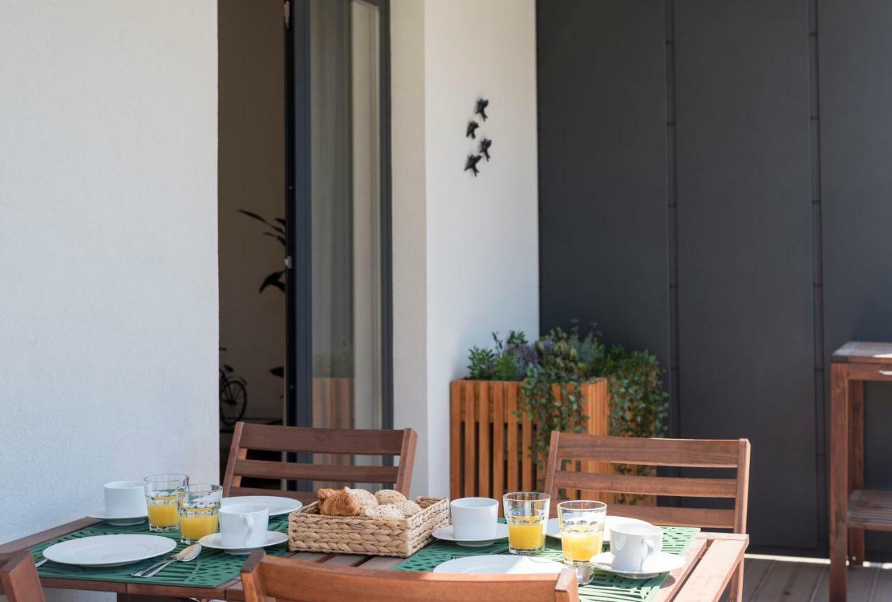 Lovelystay - Downtown Balcony Apartment With Free Parking Porto Buitenkant foto