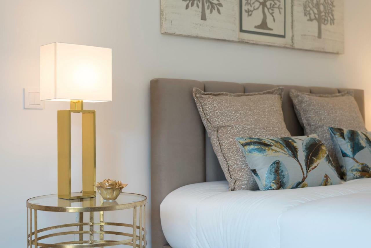 Lovelystay - Downtown Balcony Apartment With Free Parking Porto Buitenkant foto