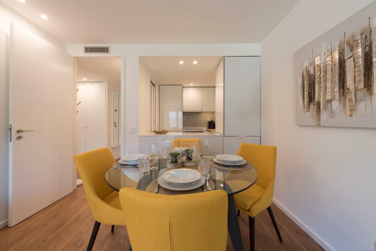 Lovelystay - Downtown Balcony Apartment With Free Parking Porto Buitenkant foto