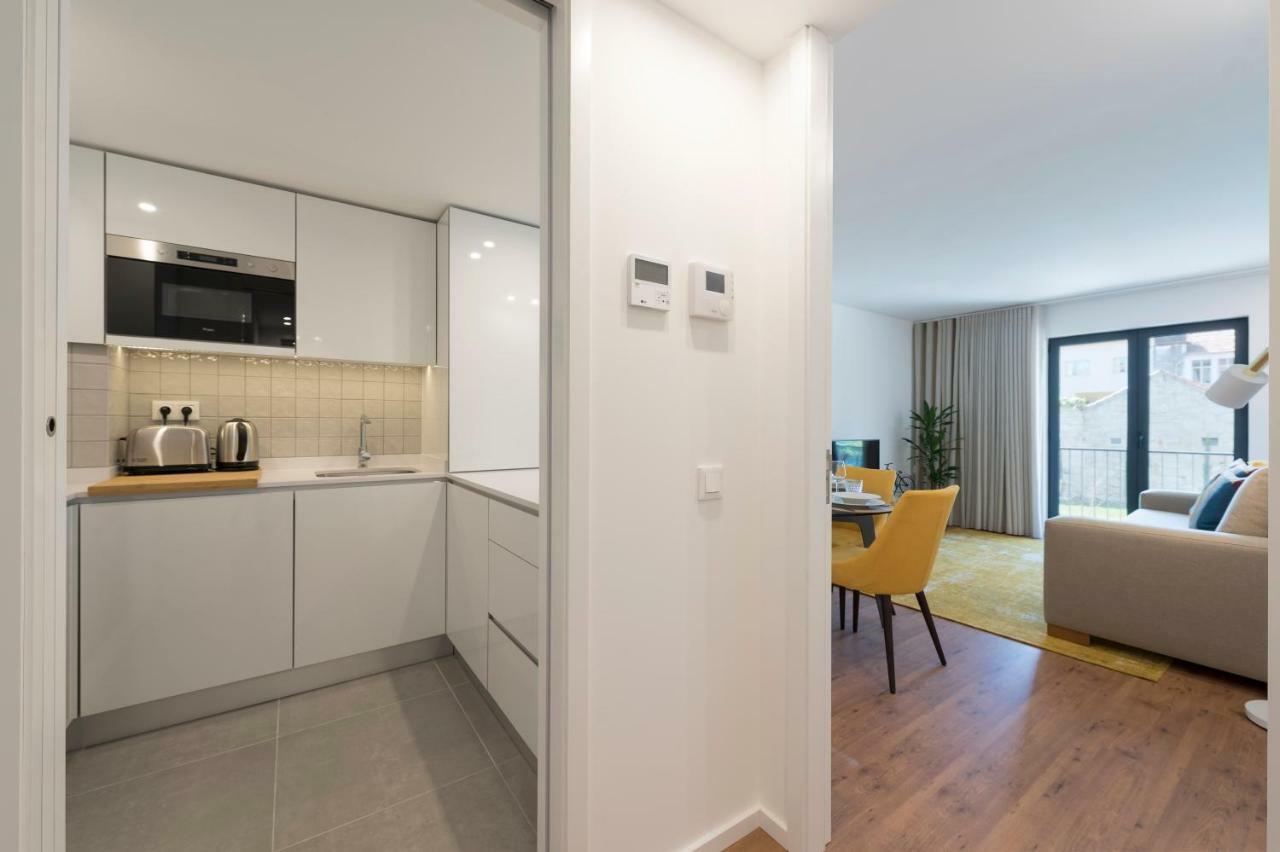 Lovelystay - Downtown Balcony Apartment With Free Parking Porto Buitenkant foto