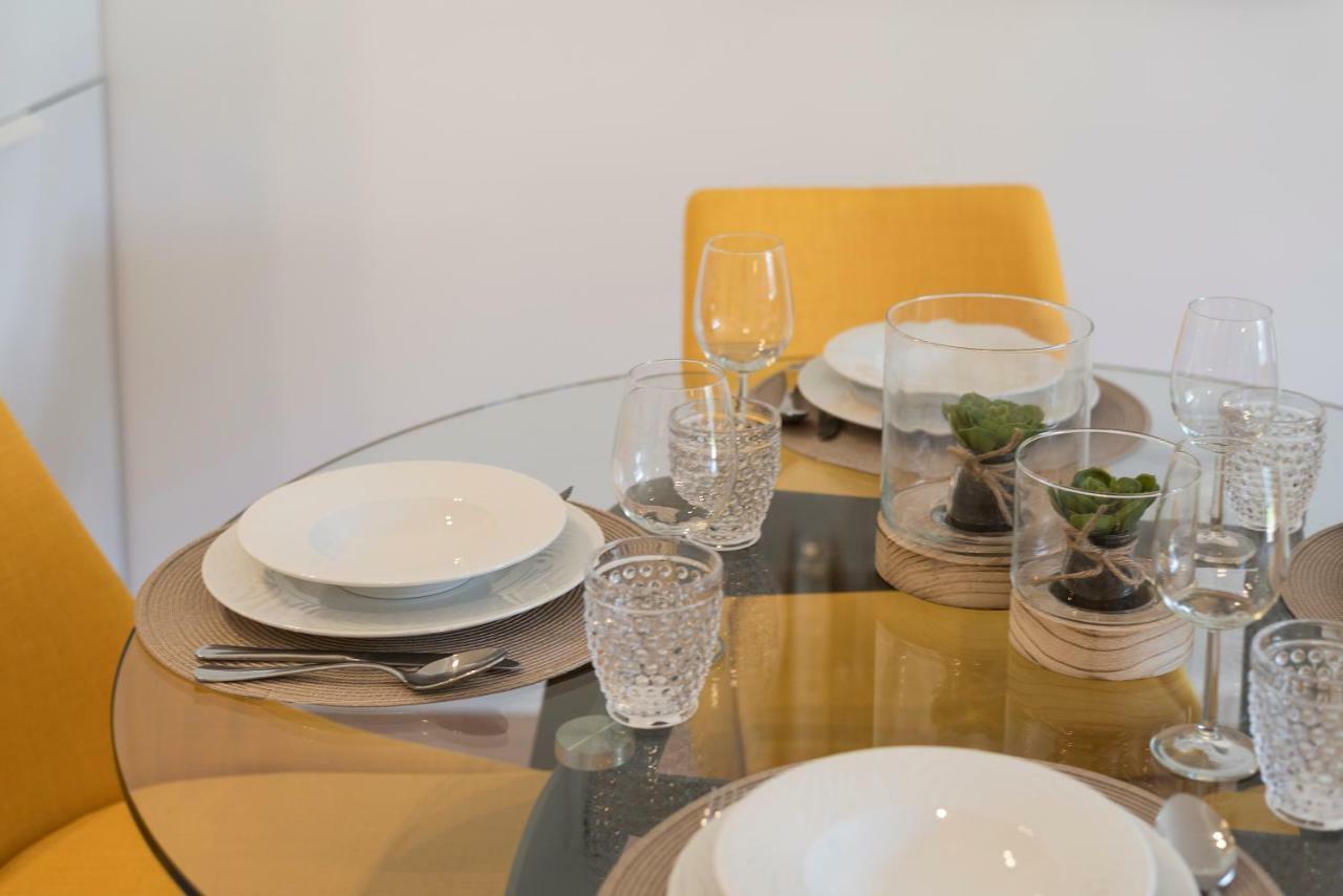 Lovelystay - Downtown Balcony Apartment With Free Parking Porto Buitenkant foto